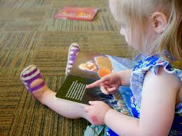 toddler-reading